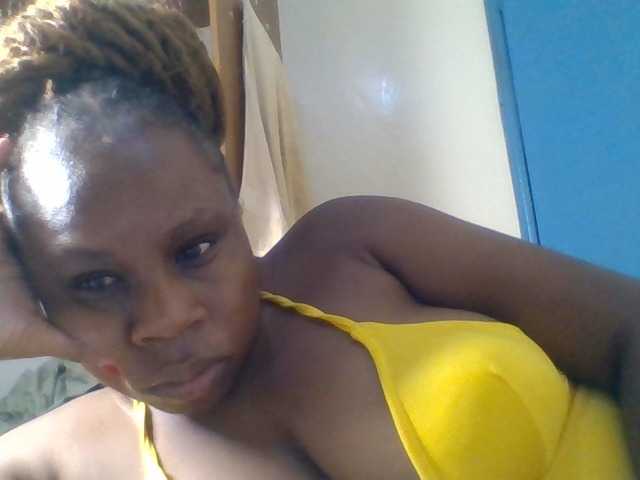 Ebonitah live cam on BongaCams