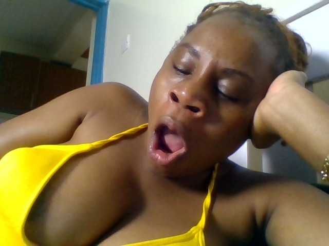 Ebonitah live cam on BongaCams