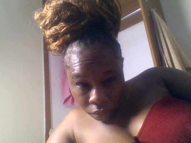 Ebonitah live cam on BongaCams