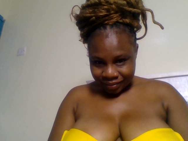 Ebonitah live cam on BongaCams