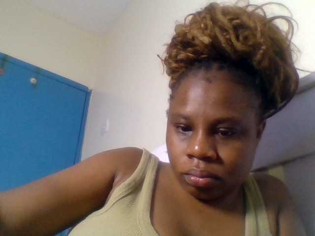 Ebonitah live cam preview