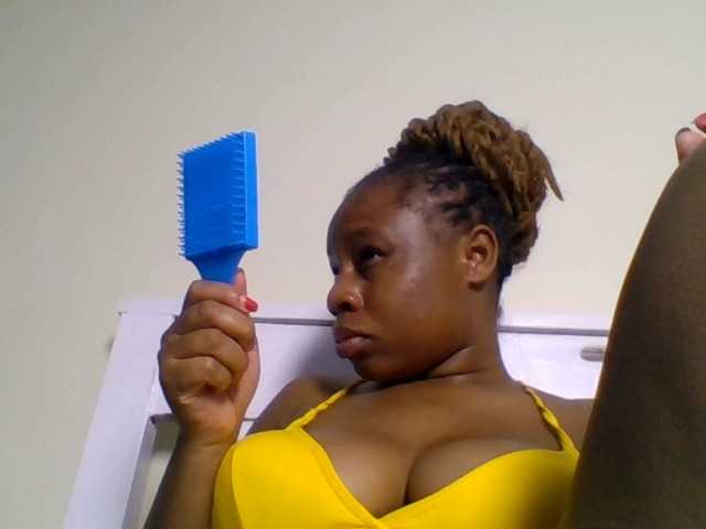 Ebonitah live cam on BongaCams