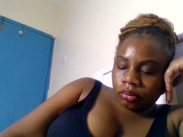 Ebonitah live cam on BongaCams