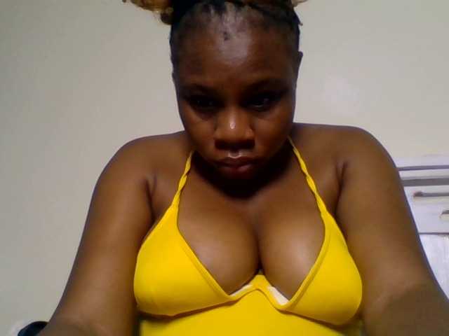 Ebonitah live cam on BongaCams
