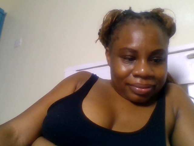 Ebonitah live cam on BongaCams