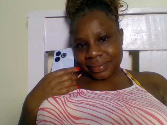 Ebonitah live cam on BongaCams