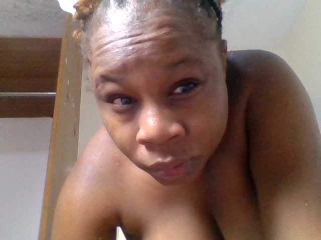 Ebonitah webcam bongacams model stream image