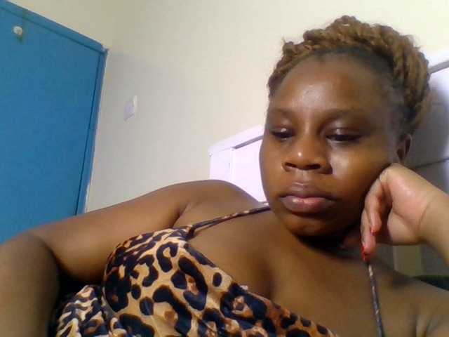 Ebonitah live cam on BongaCams
