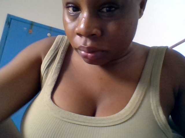 Ebonitah live cam on BongaCams