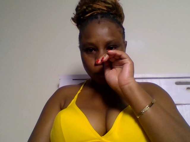 Ebonitah live cam on BongaCams