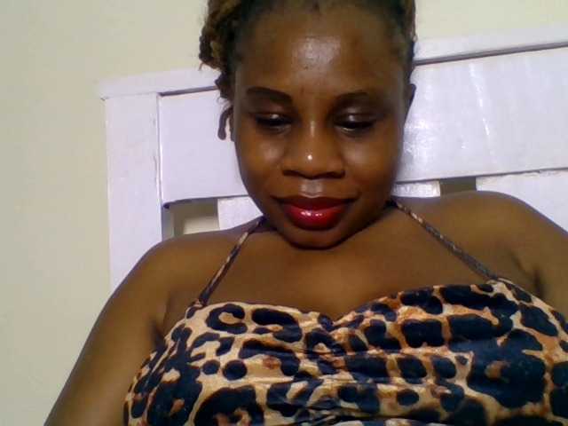 Ebonitah live cam on BongaCams