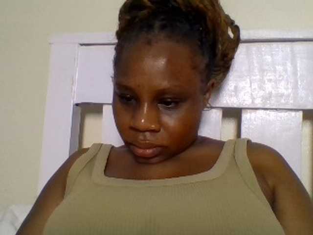 Ebonitah live cam on BongaCams