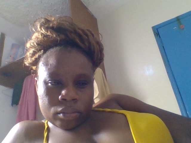 Ebonitah live cam on BongaCams