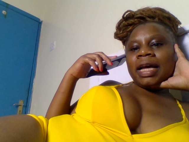 Ebonitah live cam on BongaCams