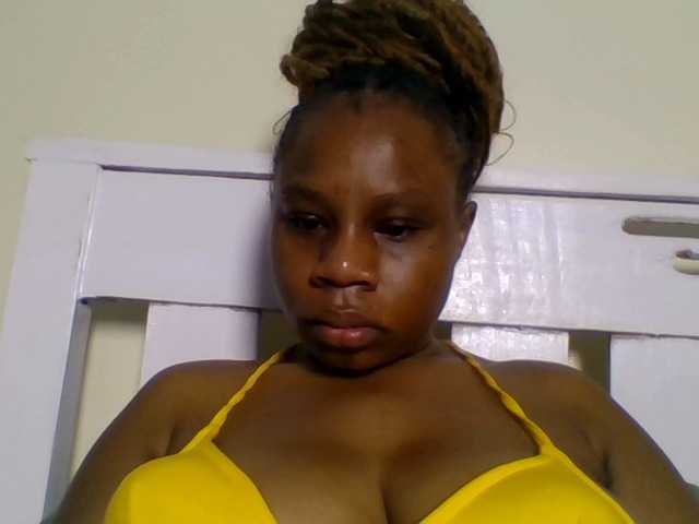 Ebonitah live cam on BongaCams