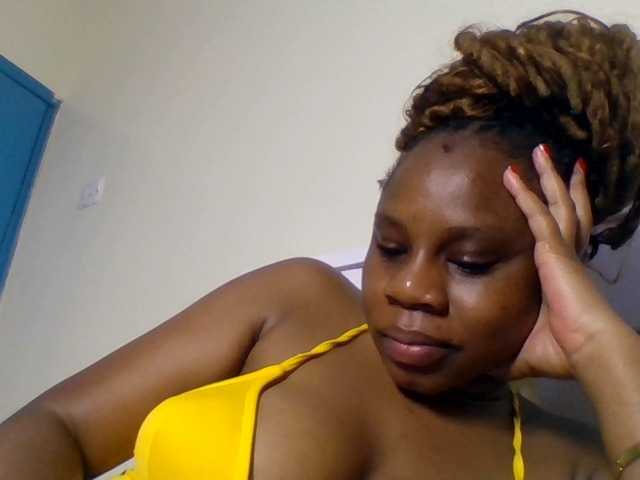 Ebonitah live cam on BongaCams