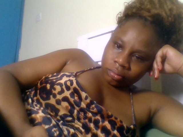 Ebonitah live cam on BongaCams
