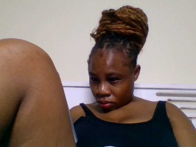 Ebonitah live cam on BongaCams