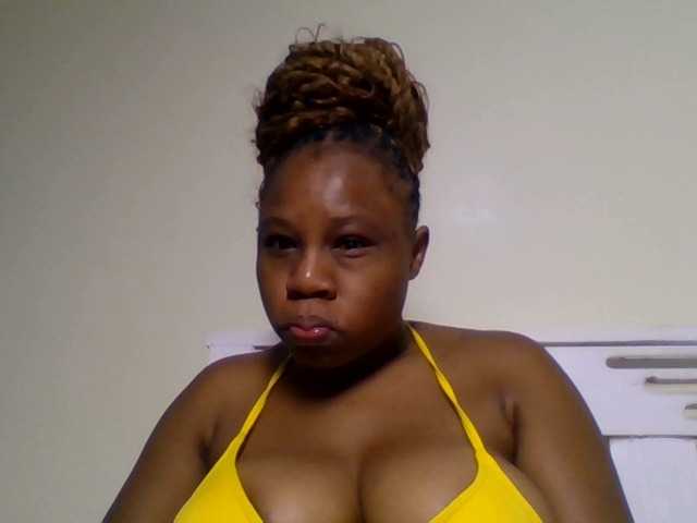 Ebonitah live cam on BongaCams