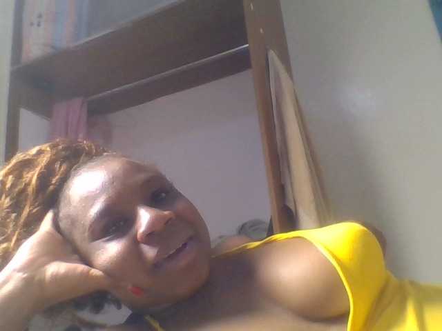 Ebonitah live cam on BongaCams