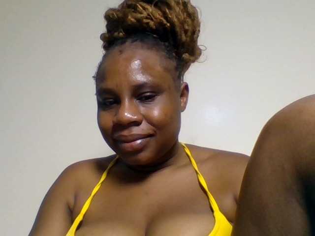 Ebonitah live cam on BongaCams