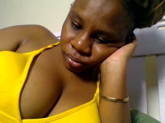Ebonitah live cam on BongaCams