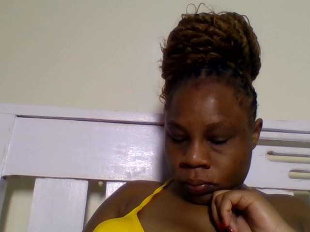 Ebonitah live cam on BongaCams