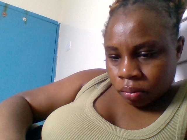 Ebonitah live cam on BongaCams