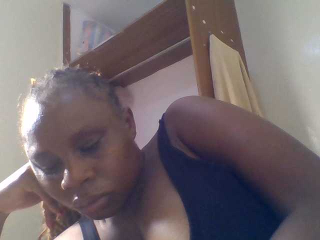 Ebonitah live cam on BongaCams