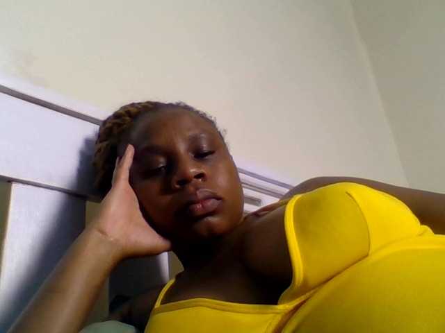 Ebonitah live cam on BongaCams
