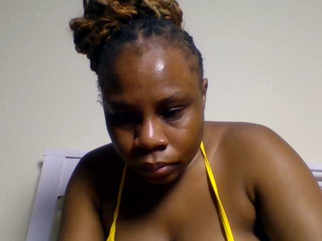 Ebonitah live cam on BongaCams