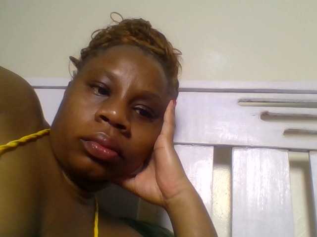 Ebonitah live cam on BongaCams