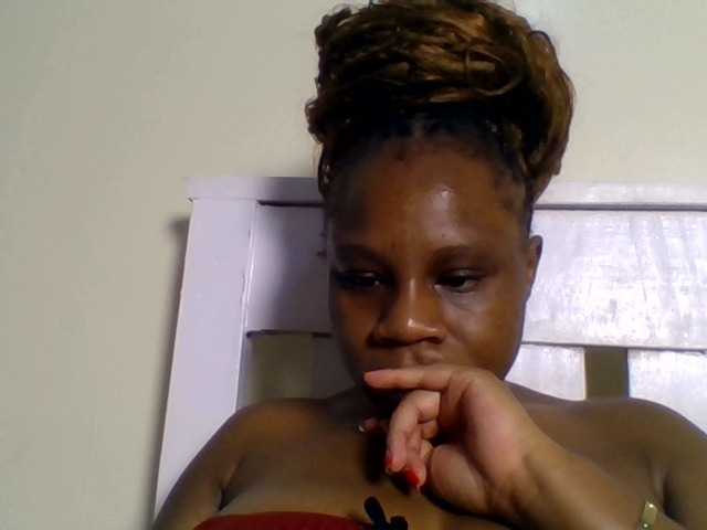 Ebonitah live cam on BongaCams