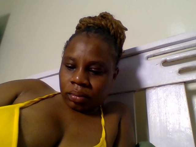 Ebonitah live cam on BongaCams
