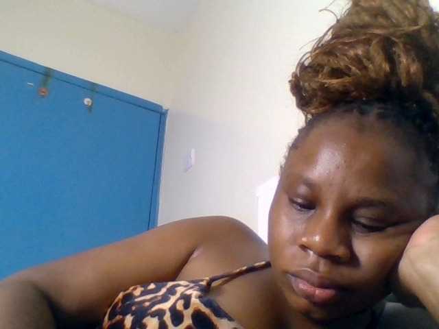 Ebonitah live cam on BongaCams