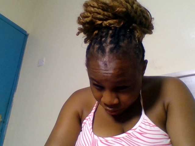 Ebonitah live cam on BongaCams
