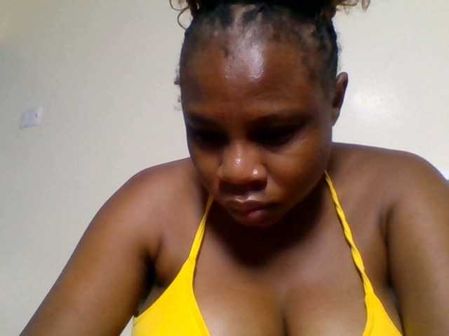 Ebonitah live cam on BongaCams