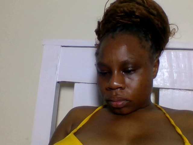 Ebonitah live cam on BongaCams