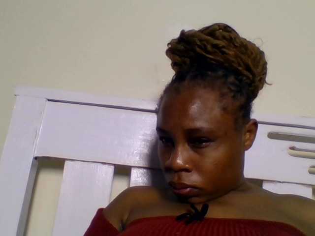 Ebonitah live cam on BongaCams