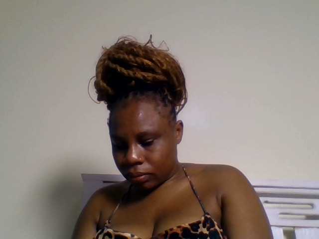 Ebonitah live cam on BongaCams