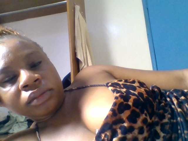 Ebonitah live cam on BongaCams