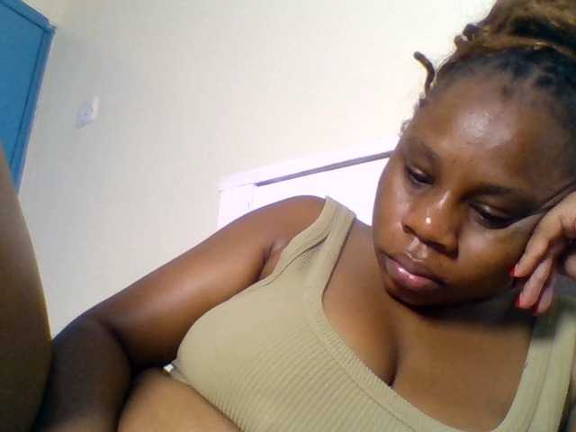 Ebonitah live cam preview