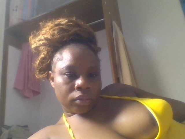 Ebonitah live cam on BongaCams