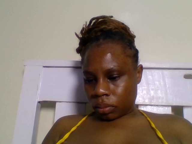 Ebonitah live cam on BongaCams