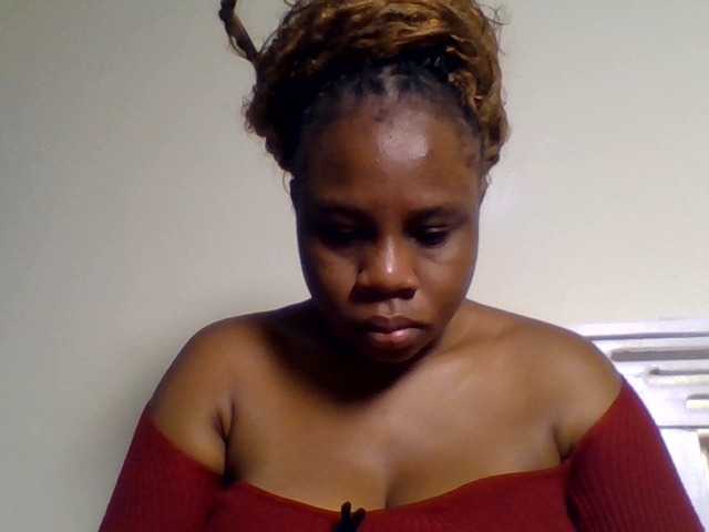 Ebonitah live cam on BongaCams