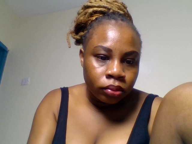 Ebonitah live cam on BongaCams