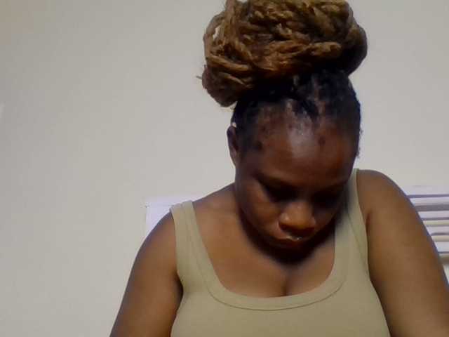 Ebonitah live cam on BongaCams