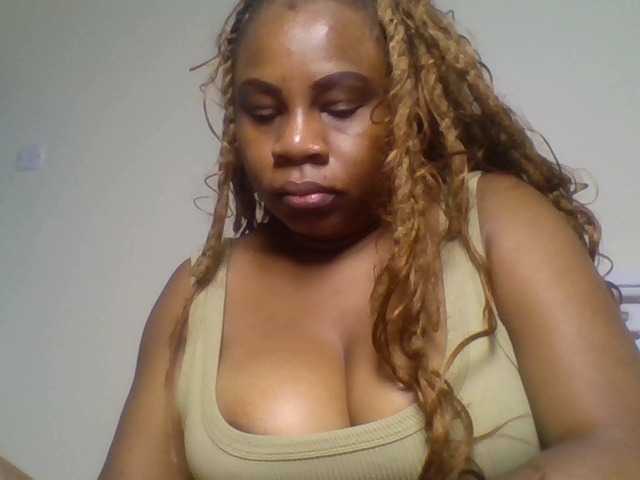 Ebonitah live cam preview