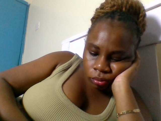 Ebonitah live cam on BongaCams