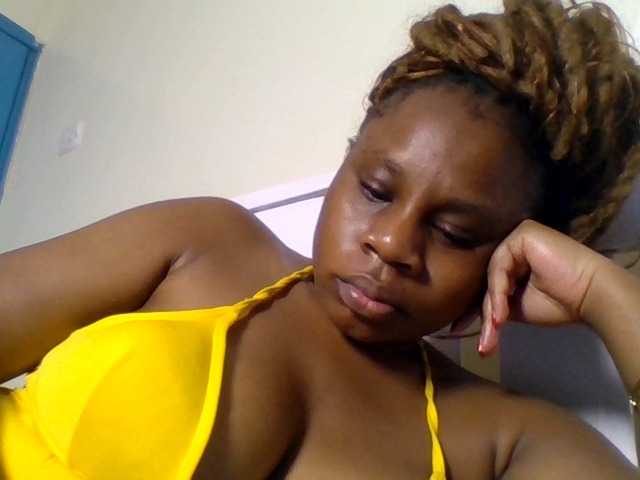 Ebonitah live cam preview